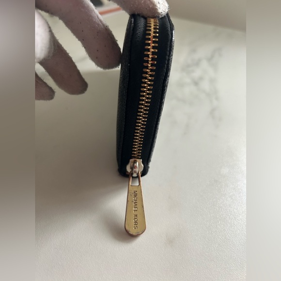 Authentic Black Michael Kors Wallet -  Good Used Condition - Picture 4 of 7